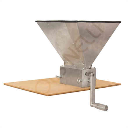 3 Walzen Malzmühle mit Holzsockel