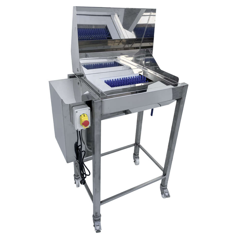 AISI 304 stainless steel cheese brushing machine - 300 mm with cart