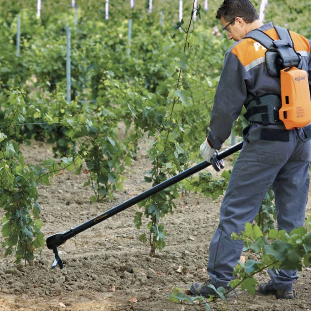 Electric soil cultivator Pellenc Cultivion with battery kit