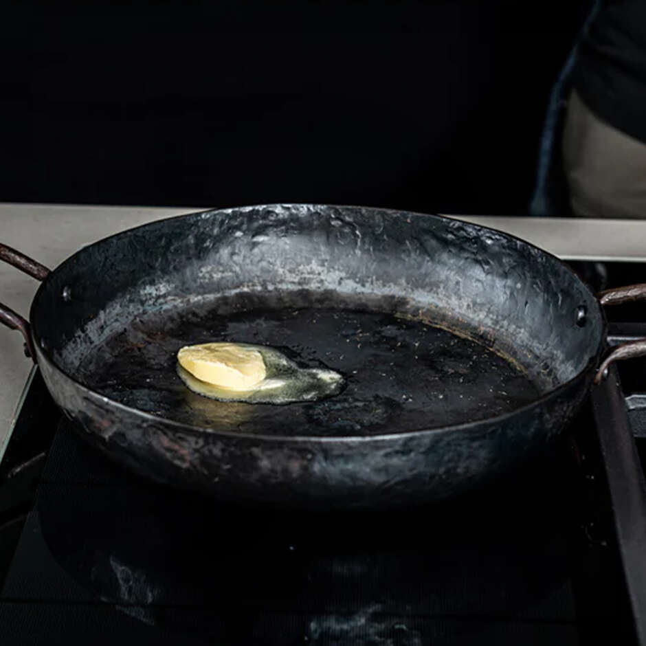 Forged Ø28 Pan with Double Handle – Carbon Steel