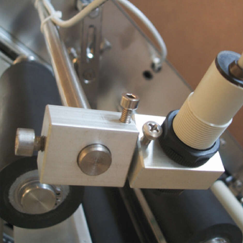 Halbautomatische Etikettiermaschine ETI 20 