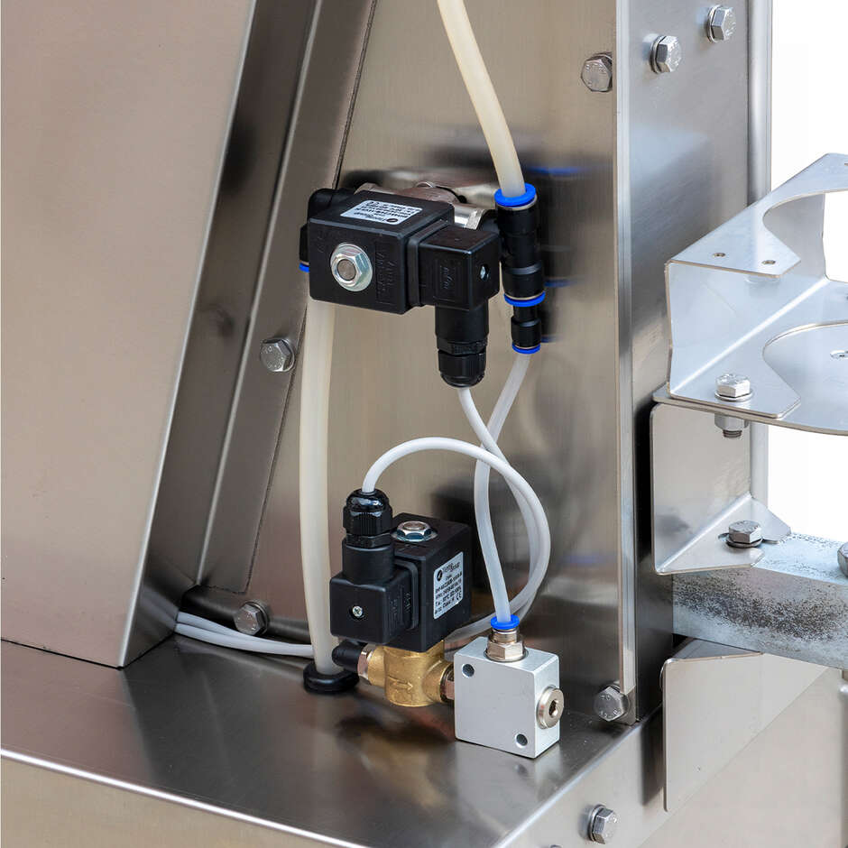 P350 halbautomatische Verkorkungsmaschine mit Vakuumpumpe, Stickstoffeinspritzvorrichtung und Korkenwagen