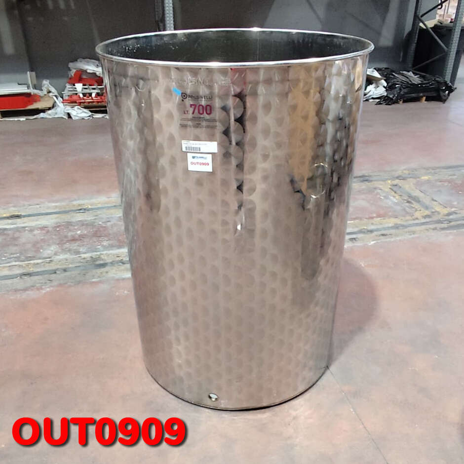 SAÍDA - Tanque de aço inoxidável de 700 L