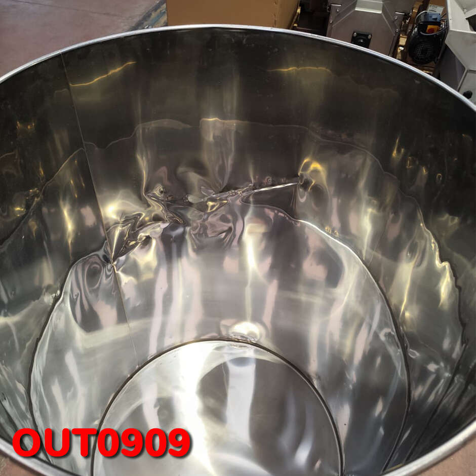 SAÍDA - Tanque de aço inoxidável de 700 L