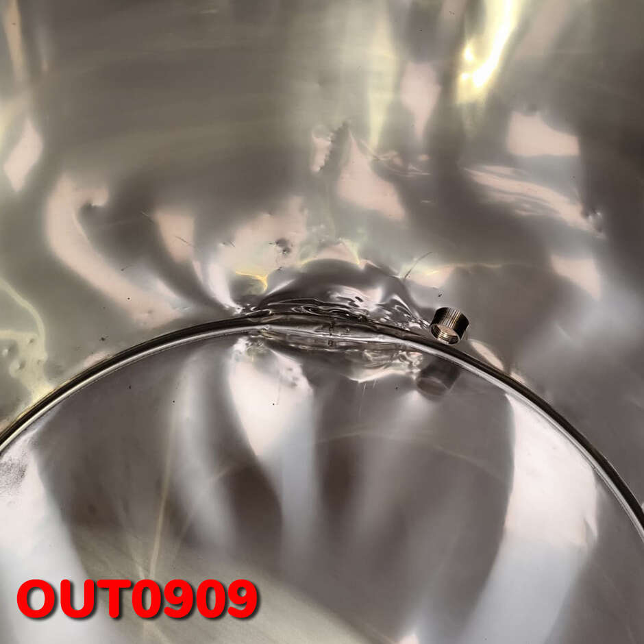 SAÍDA - Tanque de aço inoxidável de 700 L