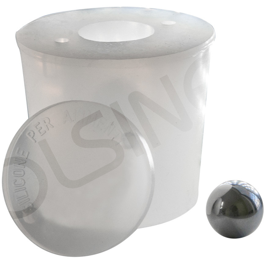 Silicone cap with air vent for wooden barrels