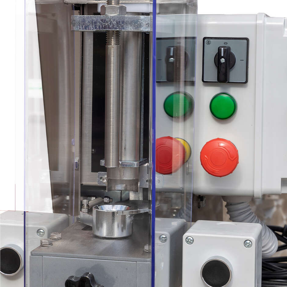 Tappatrice semiautomatica P350 per tappi in sughero con pompa per il vuoto, dispositivo iniezione azoto e carrello